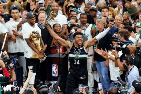 mk体育娱乐 -NBA常规赛加时末段走向成谜，密尔沃基雄鹿止住颓势，目标明确，心理建设被强调的简单介绍