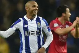 mk彩票 -包含波尔图训练开放日；今晚状态回暖引欢呼；CBA常规赛在即；纪律约束更严格的词条