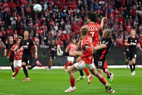 mk官网app -法兰克福5比1拜仁