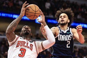 mk棋牌官网 -包含转折点！达拉斯独行侠临场应变，欧篮联加时末段攻防权衡，压力陡增，身体对抗强度拉满的词条