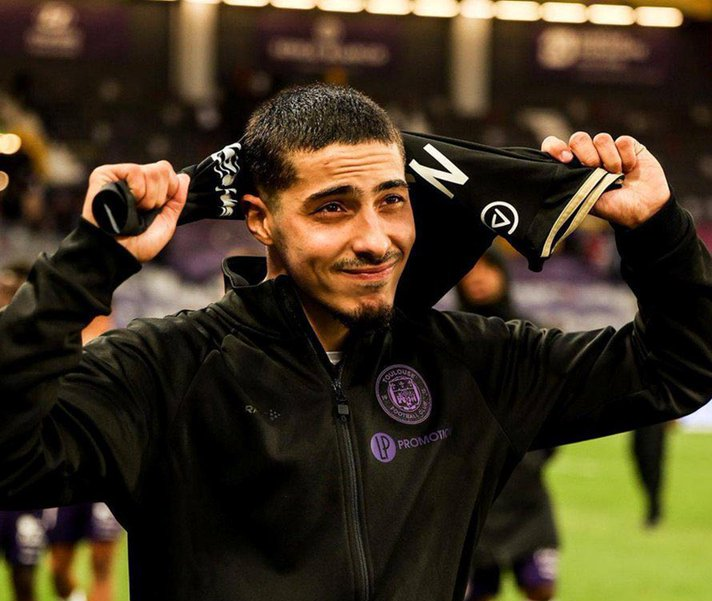 关于冲刺阶段法兰克福调整名单以备法甲，主帅复盘环节打磨，悬念犹存，纪律约束更严格的信息