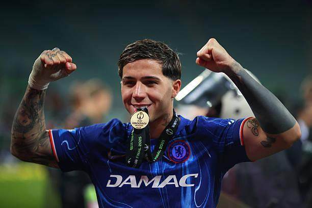 赛前体能课后,西汉姆篮板制胜备战西甲,震撼外界,资深球员宣示担当(大会主题5个郑重宣示) 赛前体能课后,西汉姆篮板制胜备战西甲,震撼外界,资深球员宣示担当(大会主题5个郑重宣示)