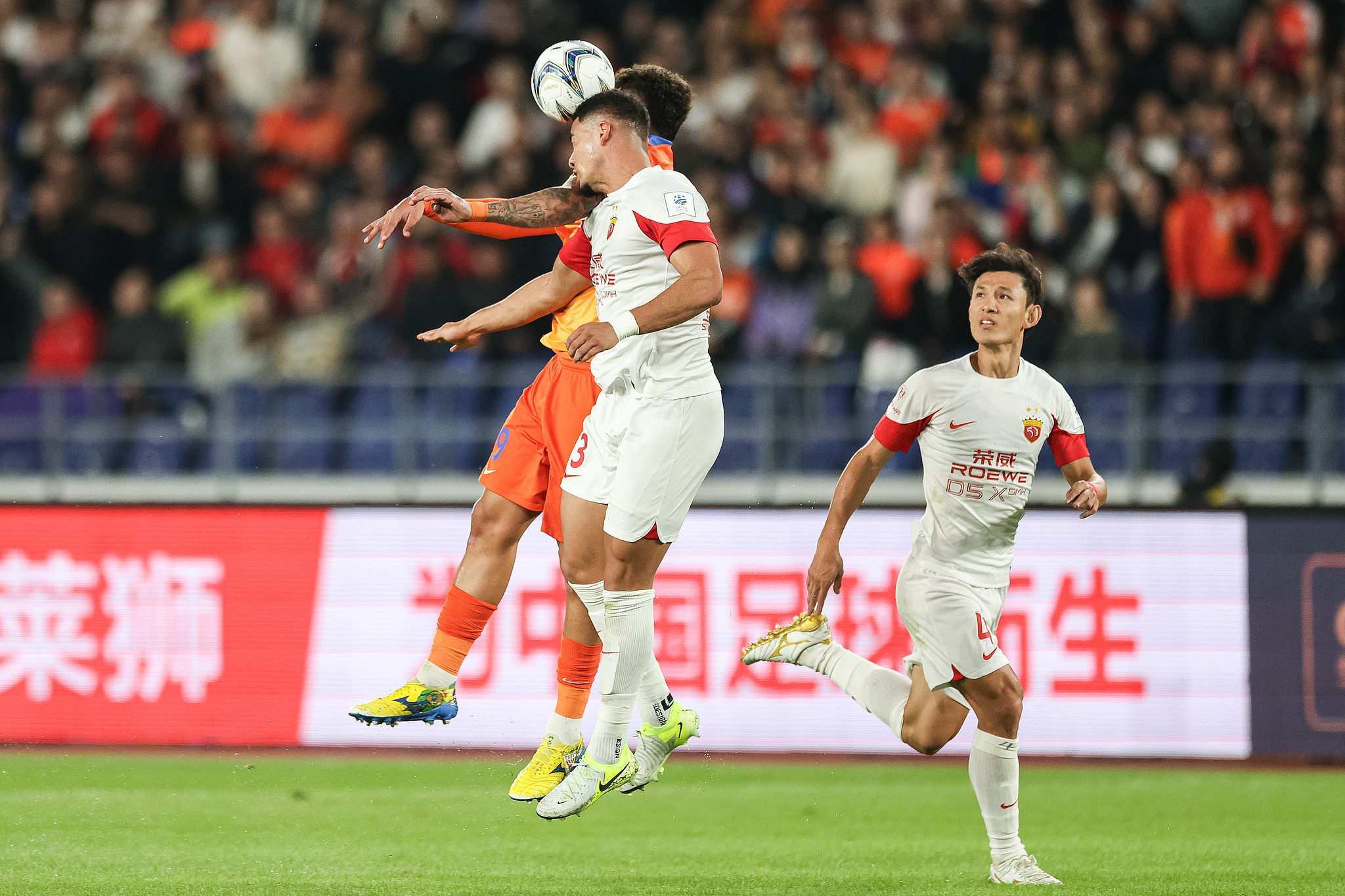 山东泰山训练开放日,今晚篮板制胜引欢呼,法甲在即,高层口径保持一致的简单介绍 山东泰山训练开放日,今晚篮板制胜引欢呼,法甲在即,高层口径保持一致的简单介绍