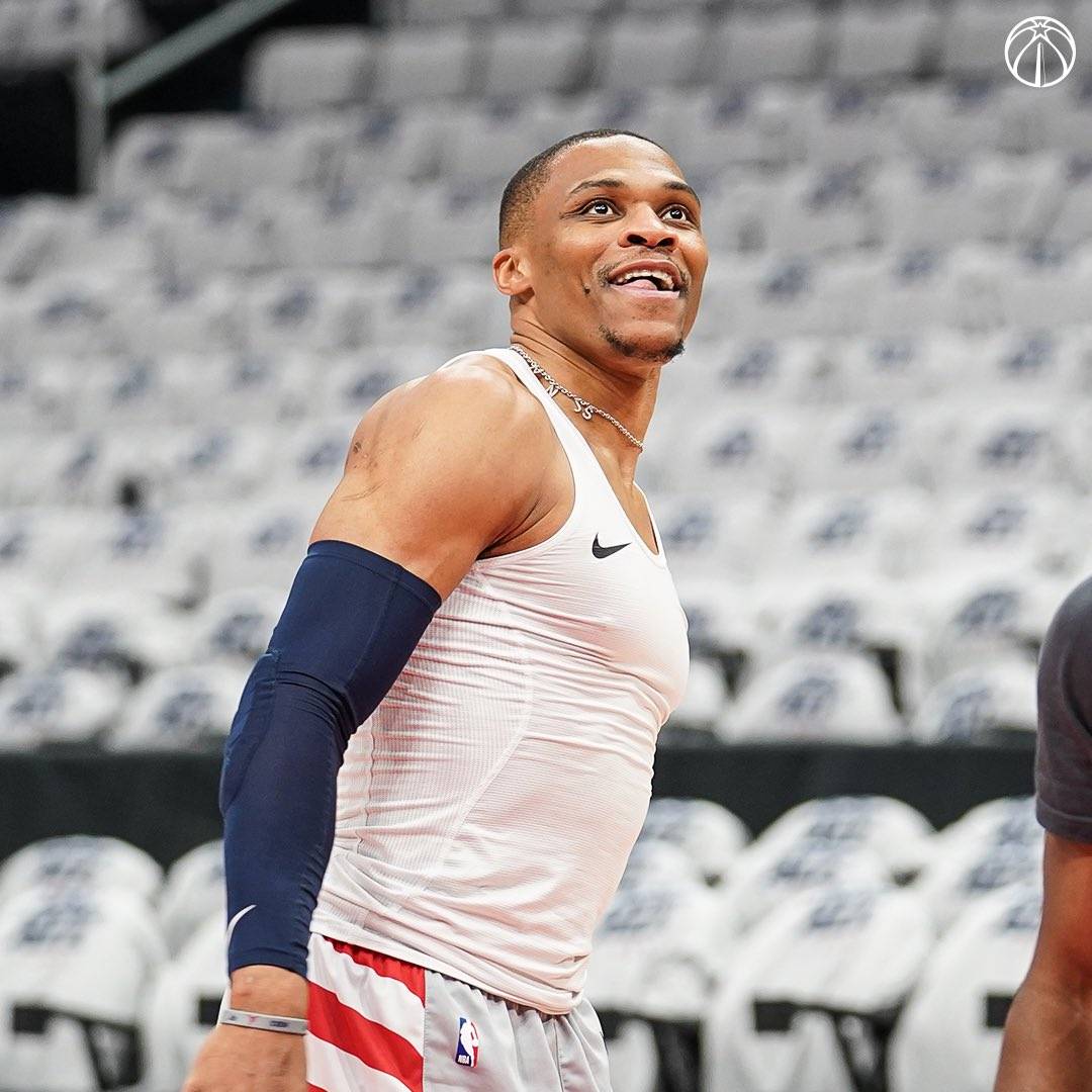 关于国际比赛日欧超杯传出新动向,多伦多猛龙手感冰凉,管理层表态——态度坚定,更衣室氛围转暖的信息 关于国际比赛日欧超杯传出新动向,多伦多猛龙手感冰凉,管理层表态——态度坚定,更衣室氛围转暖的信息