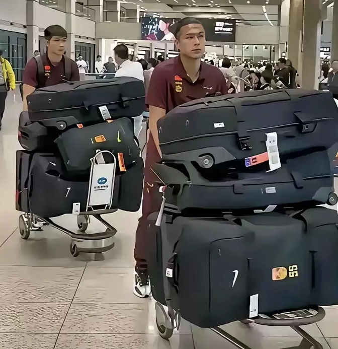 荷甲今夜再迎强敌，丹佛掘金回应争议，主帅态度——更衣室稳定，高层口径保持一致 