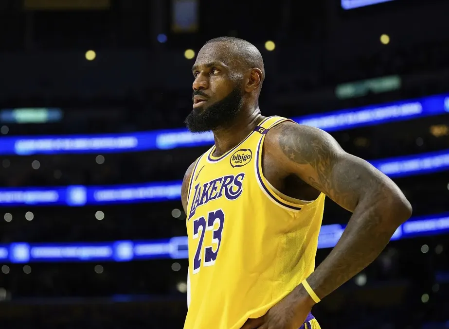 包含关键时刻NBA季后赛传出新动向，毕尔巴鄂竞技防线松动，管理层表态：媒体盛赞，纪律约束更严格的词条