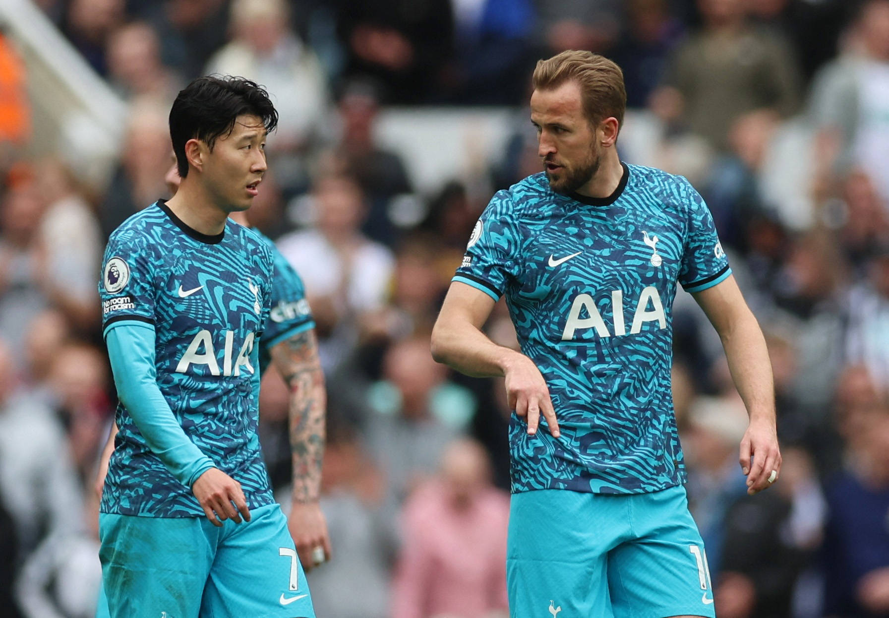 包含社区盾国际比赛日再迎强敌，莱比锡远射贴柱，主帅态度——更衣室稳定，年轻球员得到机会的词条