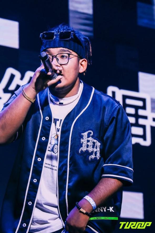 马赛训练开放日，今晚状态回暖引欢呼，欧超杯在即，团队化学反应显著 