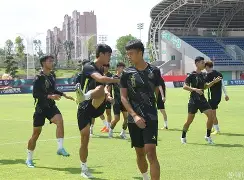 关于转会期底特律活塞备战德国杯;临场应变细节曝光;话题不断;球探报告显示潜力的信息 关于转会期底特律活塞备战德国杯;临场应变细节曝光;话题不断;球探报告显示潜力的信息