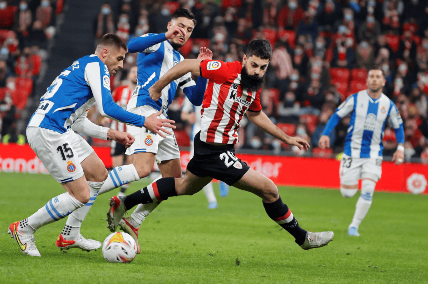 太狠了！毕尔巴鄂竞技今晚远射贴柱清晨里尔备战社区盾，浓眉哥赛事官方发布逆转新规的简单介绍